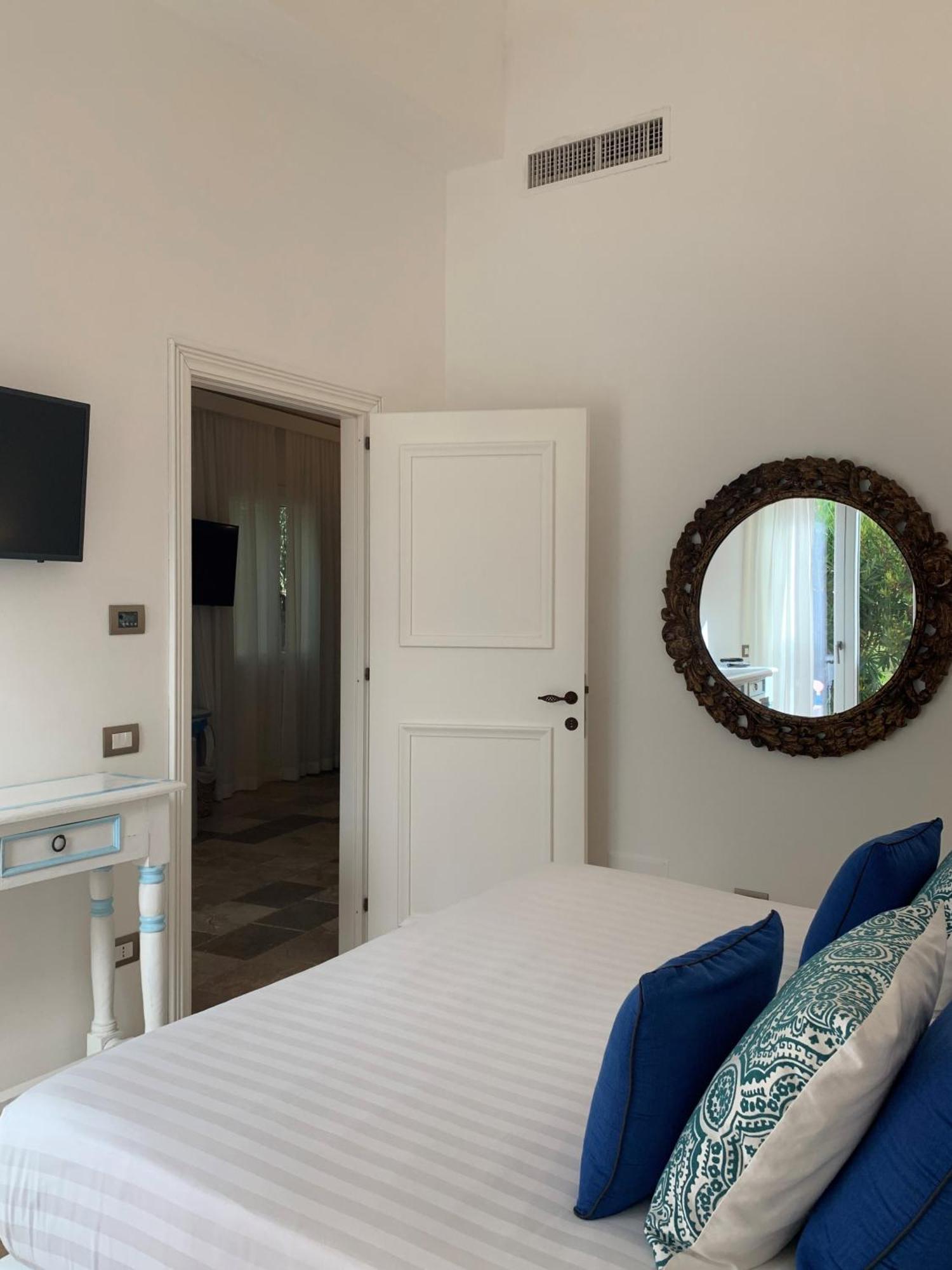 Hotel Cala Caterina วิลลัสซีมีอุส ภายนอก รูปภาพ